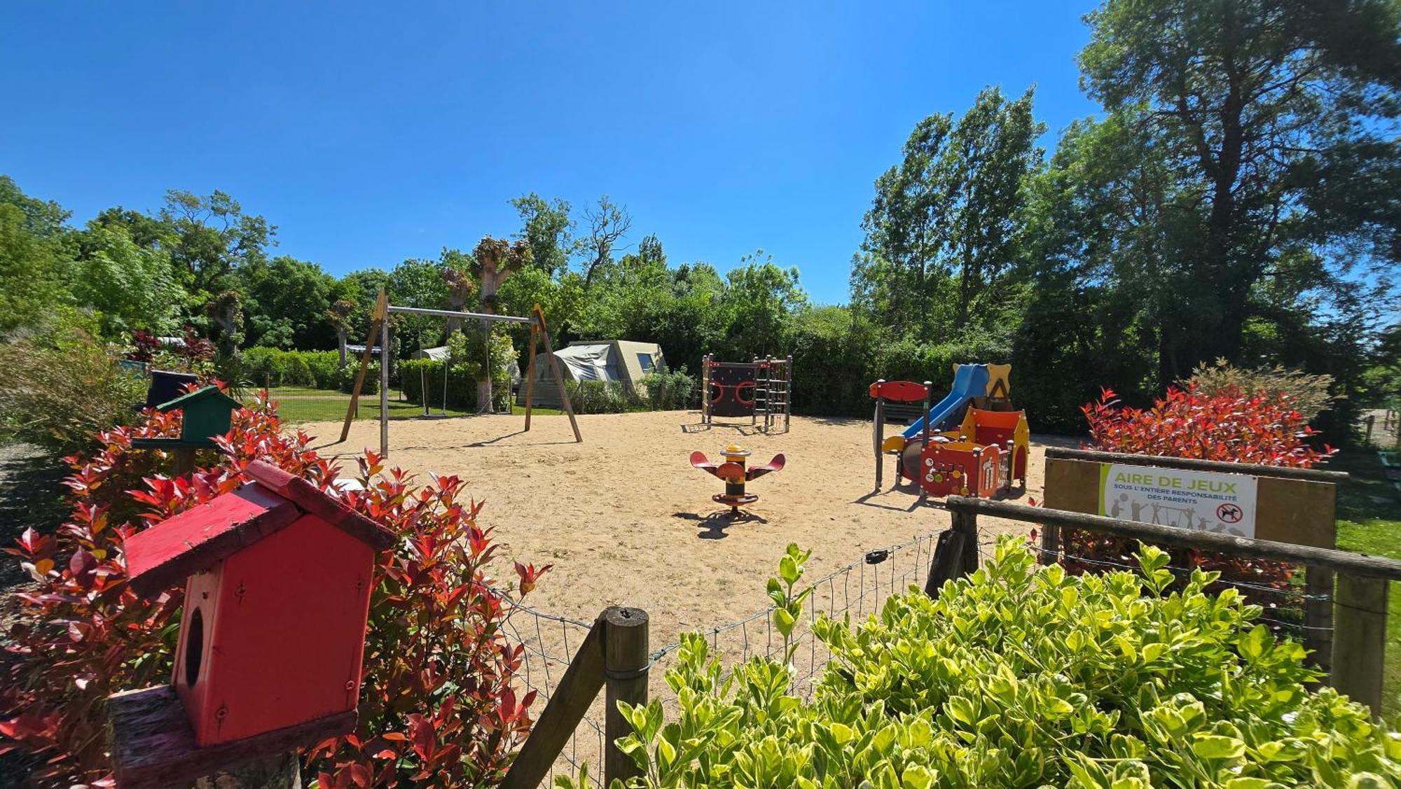 Camping Les Mancellieres Avrille  Exterior photo